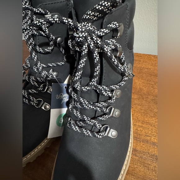 Universal Threads Boots - Picture 7 of 9